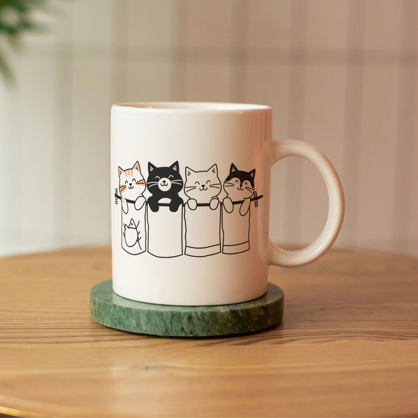 Taza gatitos colgando